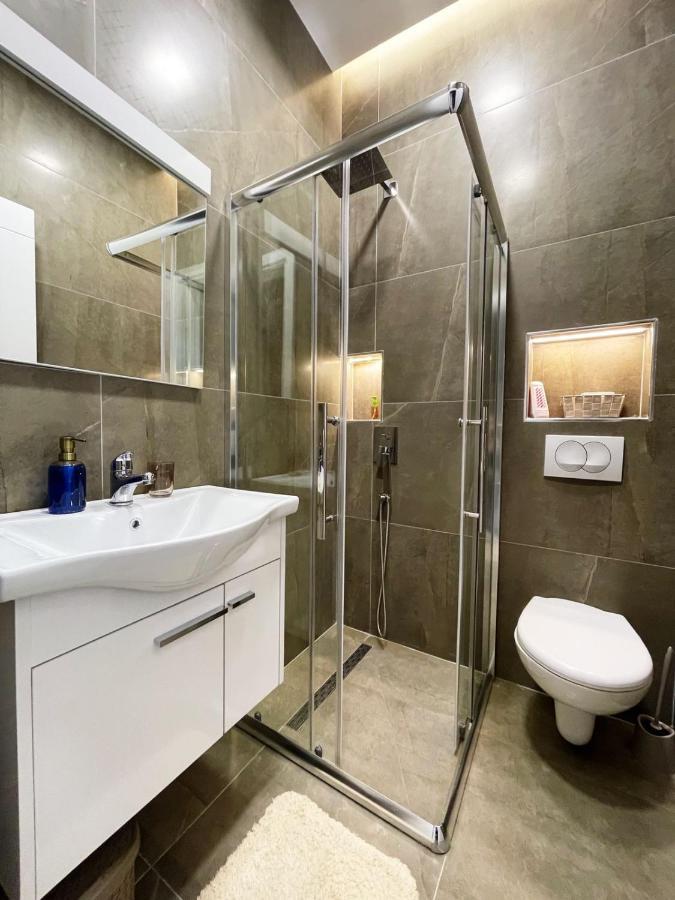 Aj Apartments, Hidden Gem In The Heart Of Tirana Extérieur photo