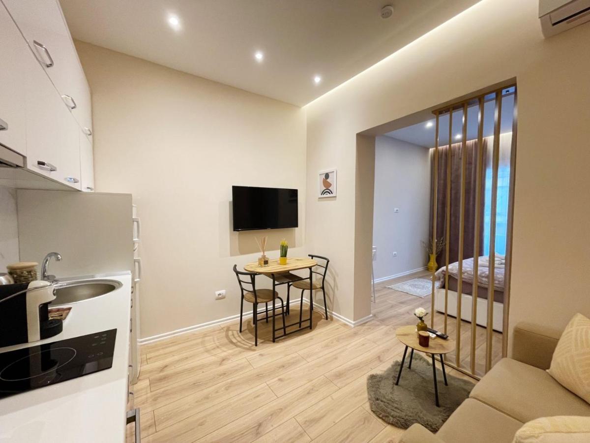 Aj Apartments, Hidden Gem In The Heart Of Tirana Extérieur photo